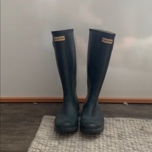 Hunter Huntress Rainboots Size 8 - Navy